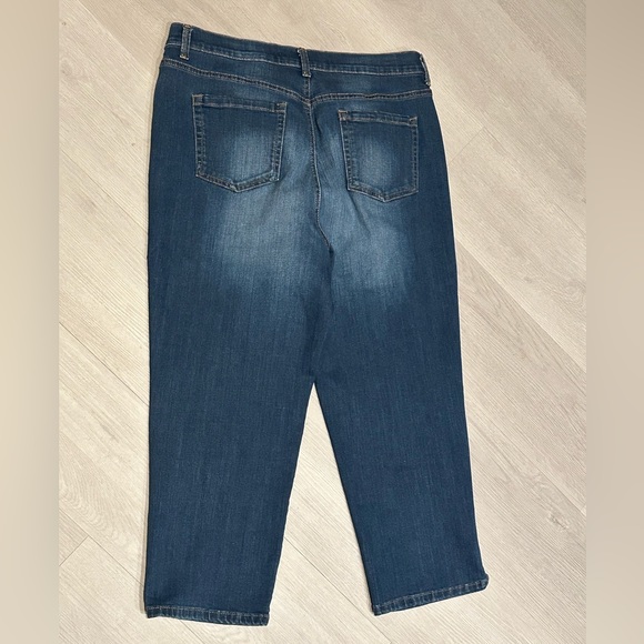 Women’s blue Jean capris - Picture 3 of 3